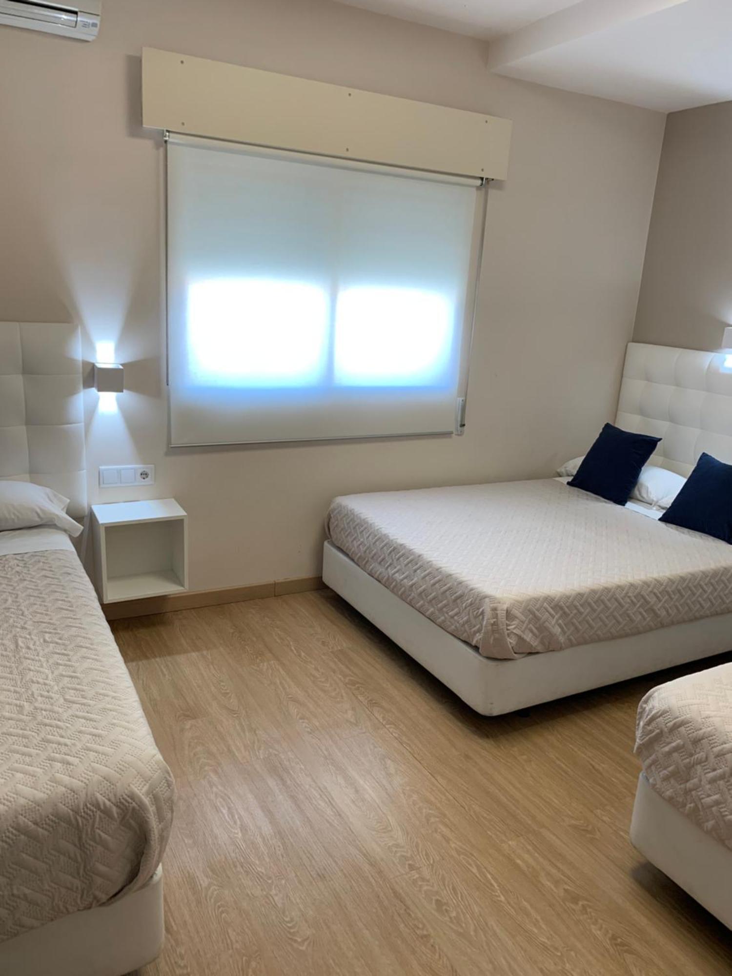 Hostal El Rocio パラクエジョス・デ・ハラマ エクステリア 写真
