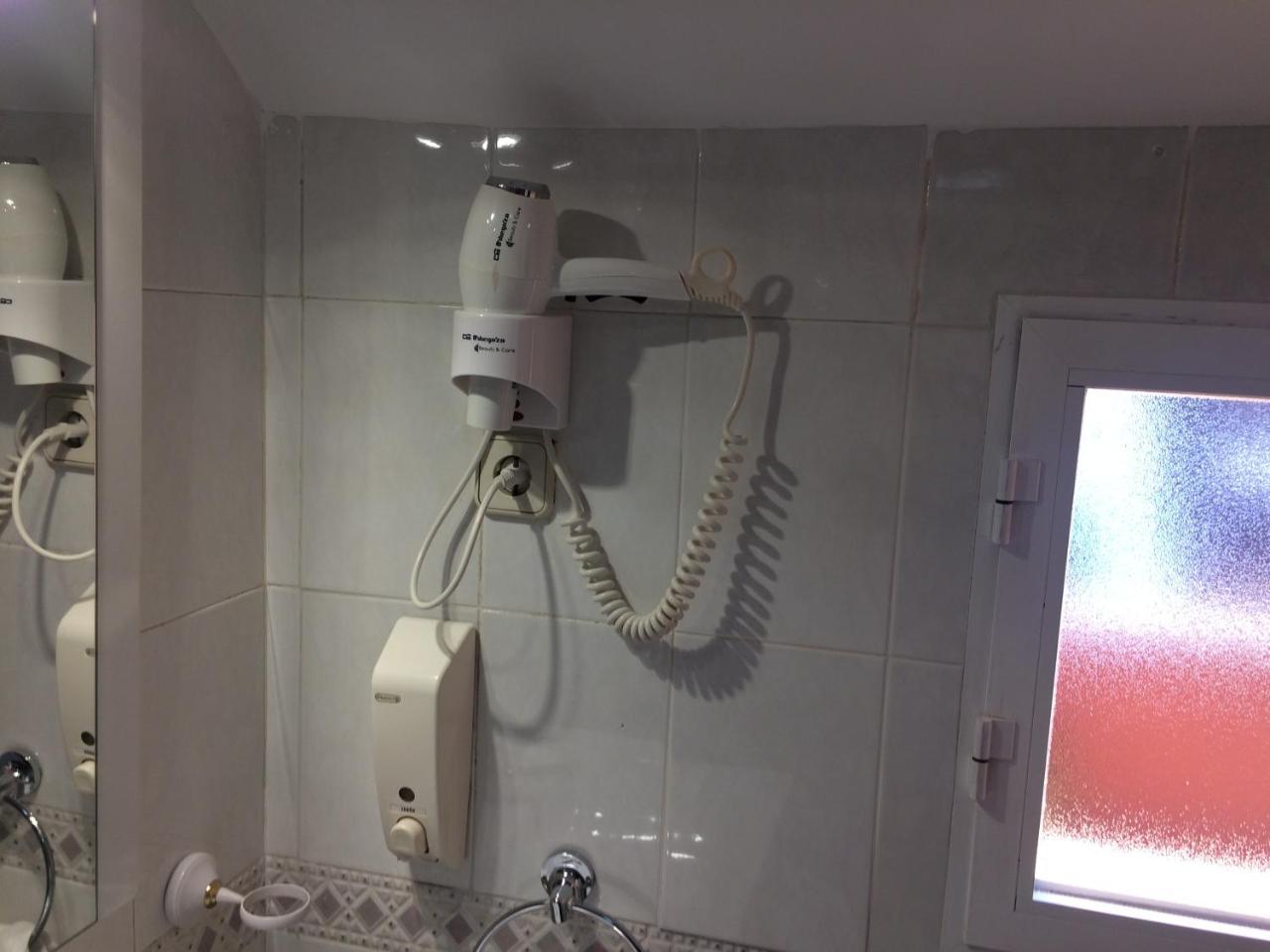 Hostal El Rocio パラクエジョス・デ・ハラマ エクステリア 写真